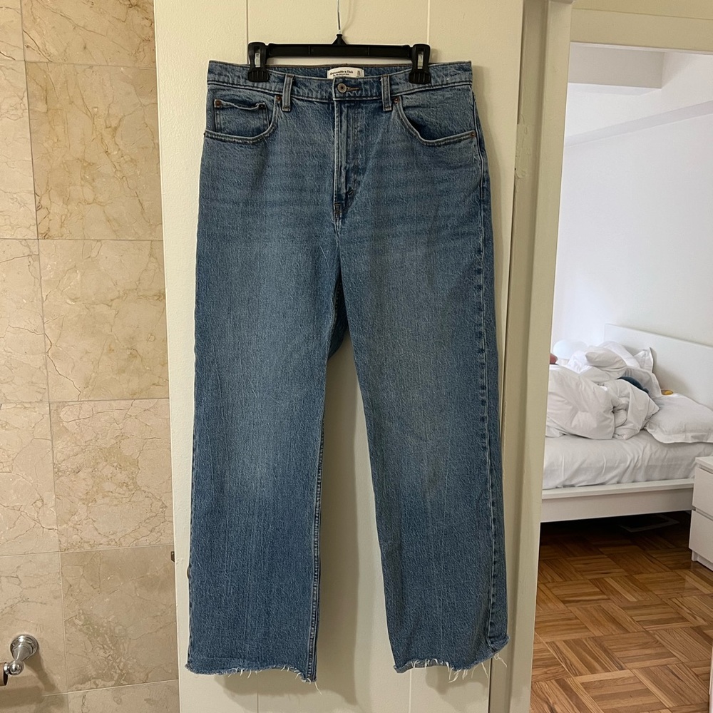 Abercrombie & Fitch The 90’s Relaxed Jean High Rise